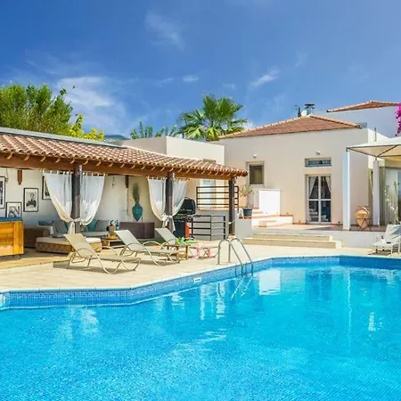 In Sleeps 6 With Pool And Wifi Πέγεια