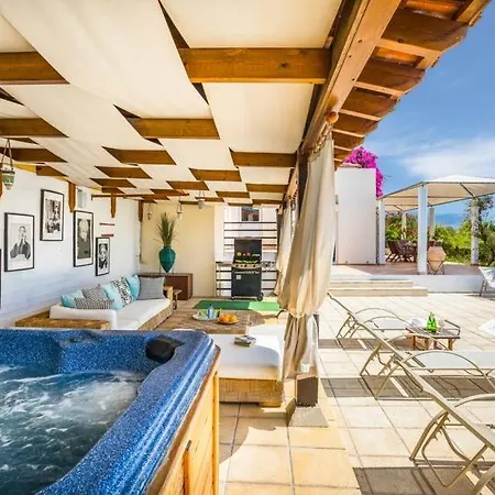In Sleeps 6 With Pool And Wifi * Πέγεια