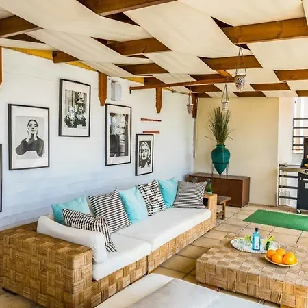 In Sleeps 6 With Pool And Wifi 빌라 *